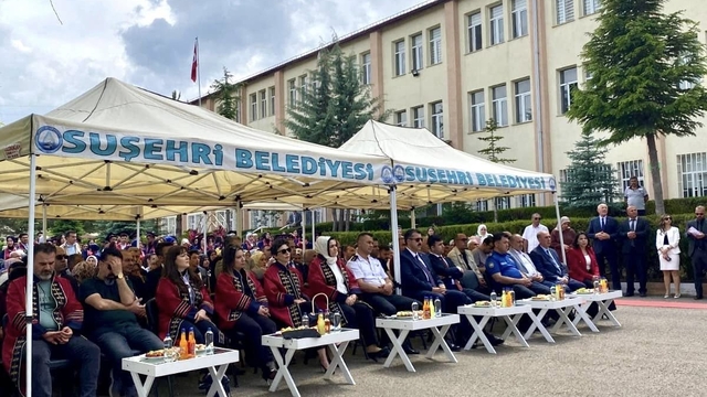 Suşehri Timur Karabal Meslek Yüksekokulu'nda mezuniyet töreni yapıldı