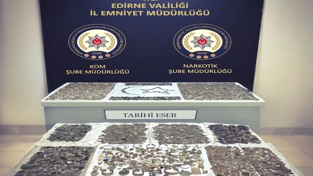 Kapıkule'de TIR'da 12 bin 770 parça tarihi eser ele geçirildi