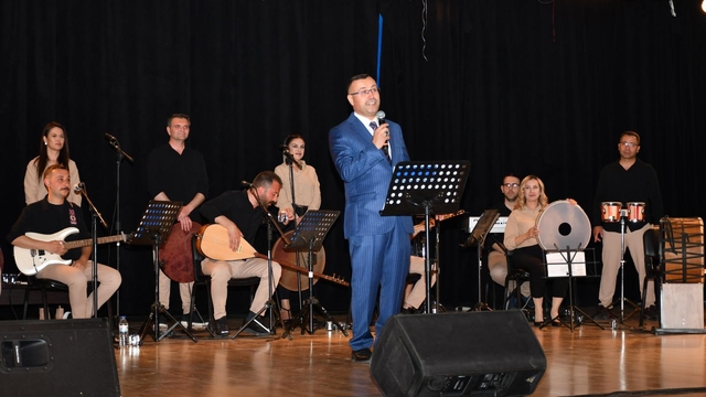Kayseri'de adliye çalışanlarının kurduğu "Resen Ritim Topluluğu" konser verdi