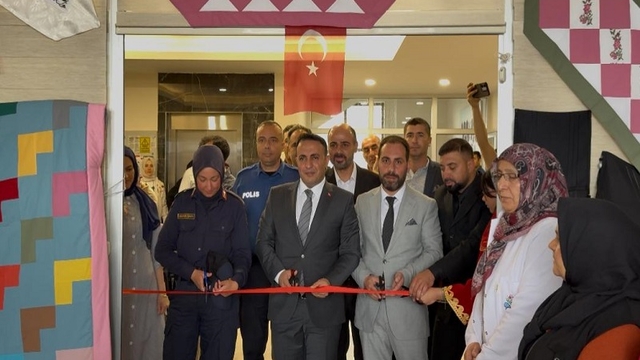 Yalıhüyük'te el sanatları sergisi açıldı