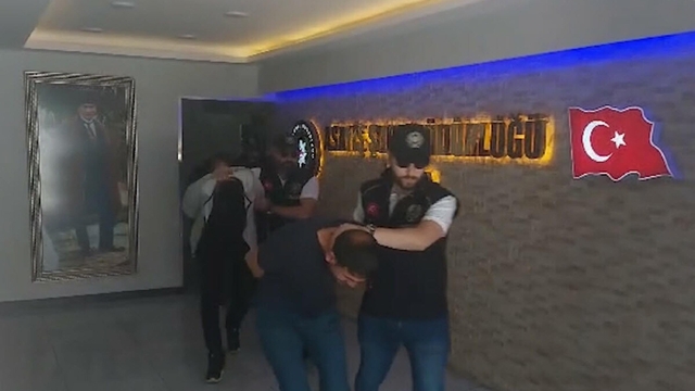 Komşuların kavgası kamerada; 4 şüpheli tutuklandı