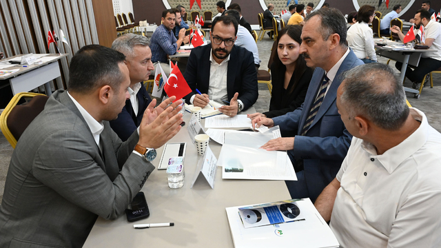 Iraklı iş insanları Antalyalı sanayicilerle buluştu