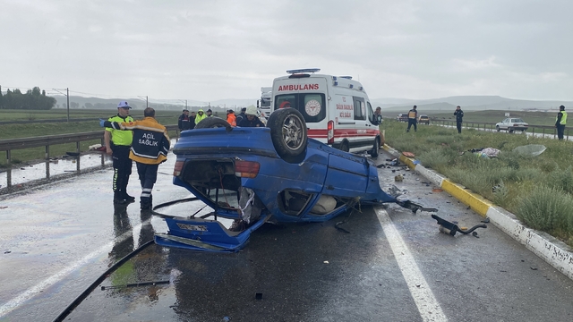 Sivas'ta trafik kazasında 1 kişi öldü, 4 kişi yaralandı