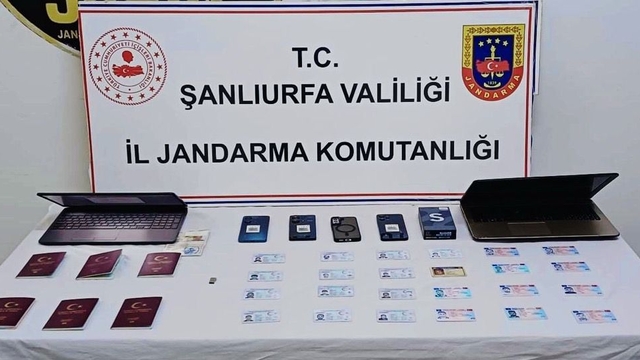 Şanlıurfa'da sahte sürücü belgesi düzenlediği iddiasıyla 4 şüpheli yakalandı
