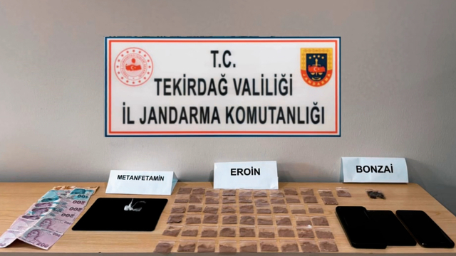 Tekirdağ'da uyuşturucu ele geçirilen otomobildeki 2 zanlı tutuklandı