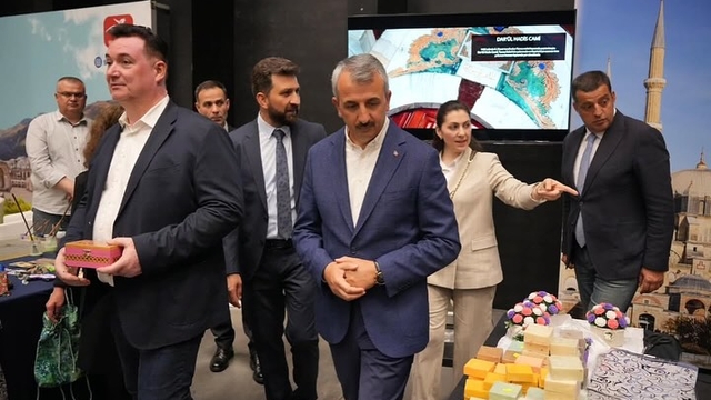 Edirne Valisi Sezer, 18. Avusturya Kültür ve Kitap Fuarı'na katıldı