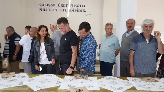 Boyabat'ta "Yazmanın İzinde" taş baskı sergisi açıldı