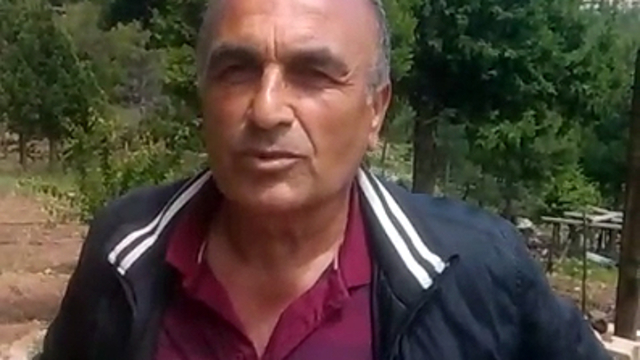 Sağanak altında torunu ile İstiklal Marşı'nı dinlediler (2)