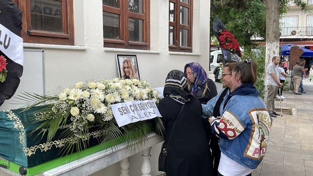 Şarkıcı Şimal, Aydın'da son yolculuğuna uğurlandı