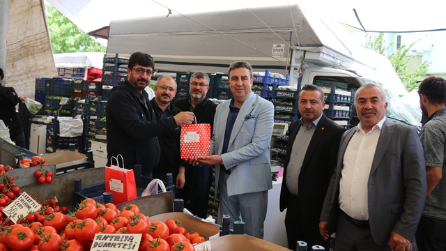 SESOB Başkanı Demirgil, pazarcı esnafını ziyaret etti