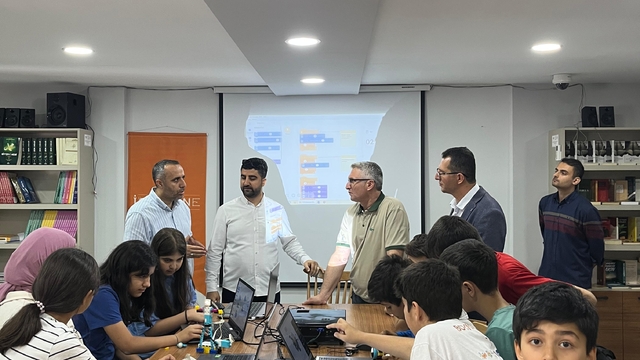 Batman İl Milli Eğitim Müdürü Ciğer öğrencilerle bir araya geldi