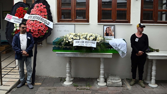 Şarkıcı Şimal, son yolculuğuna uğurlandı