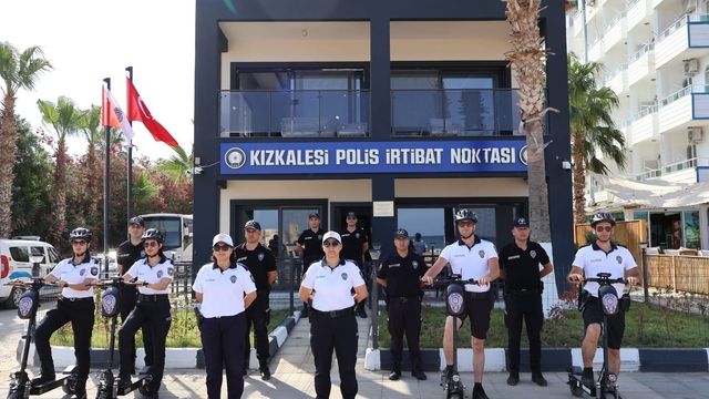 Mersin'deki Kızkalesi'nde yaz sezonunda polisler elektrikli skuterle görev yapacak
