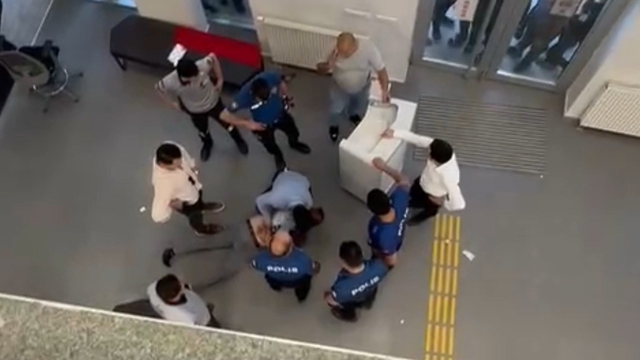 Bankada şube müdürüne bıçak çeken şüpheli tutuklandı