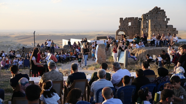 Tarihi Zerzevan Kalesi'nde "Yıldızlar Altında Bilim ve Sanat" etkinliği düzenlendi