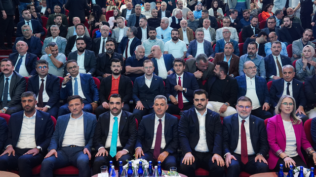 AK Parti Genel Sekreteri İnan, TÜGVA İzmir İl Genel Kurulu'nda konuştu: