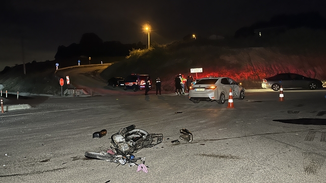 Kocaeli'de otomobil ile motosiklet çarpıştı; 1 ölü, 2 yaralı