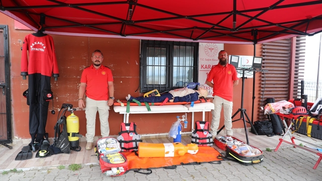 Sakarya sahillerinde cankurtaranlar göreve başladı