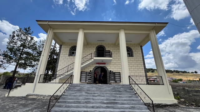 Nurdağı'nda depremde yıkılan cami yeniden yapıldı