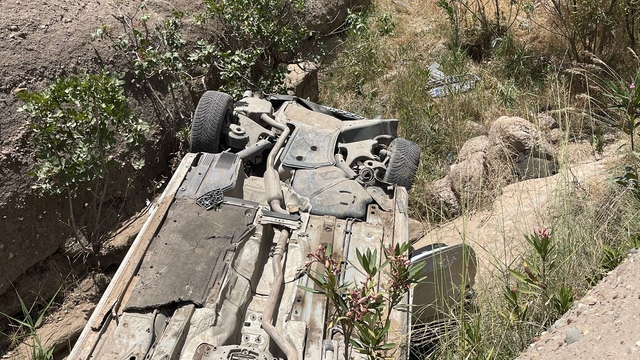 Silopi'de otomobil uçuruma yuvarlandı: 1'i ağır, 4 yaralı