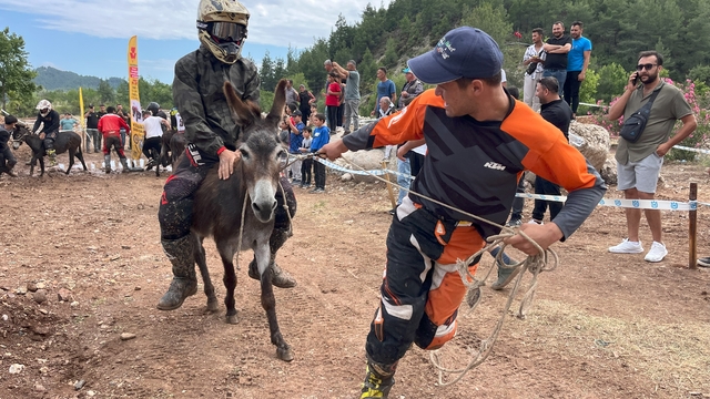 Antalya'da 2. Karacaören Şenlikleri yapıldı