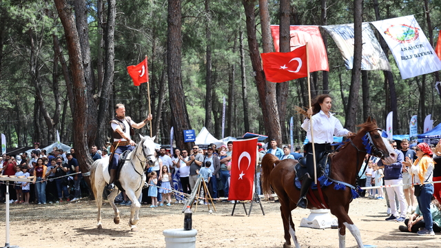 Antalya'daki 4. Uluslararası Yörük Türkmen Festivali sona erdi