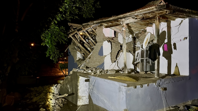 Kırşehir'de sel nedeniyle 1 ev çöktü, hasar gören 3 ev boşaltıldı