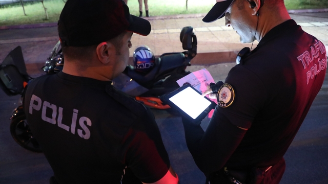 Mersin'de motosikletlere yönelik denetimlerde 5 bin 179 sürücüye para cezası kesildi