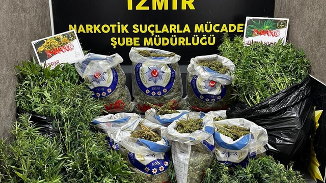 İzmir'de uyuşturucu operasyonlarında yakalanan 6 şüpheli tutuklandı