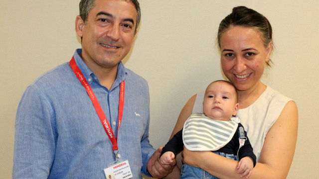 Kök hücre tedavisiyle anne oldu, adını 'Umut' koydu