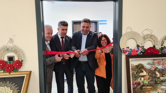 Çay'da yıl sonu sergisi açıldı