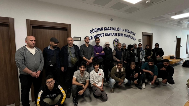 Tekirdağ'da 21 kaçak göçmen yakalandı