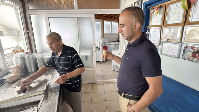 Dondurmacı Muharrem usta 65 yıldır damakları tatlandırıyor
