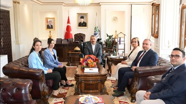 Çevre Haftası dolayısıyla Vali Sezer'e ziyaret