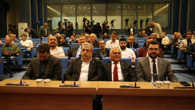 Kayseri Büyükşehir Belediye Başkanı Büyükkılıç, ulaşım yatırımlarını anlattı