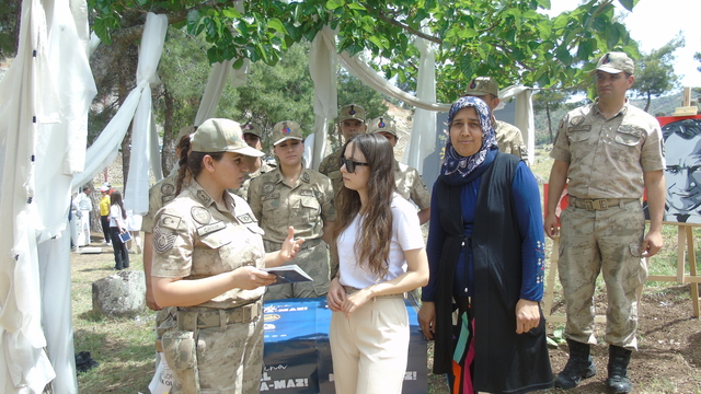Jandarma'dan tarihi Yesemek Açık Hava Müzesi'nde KADES tanıtımı