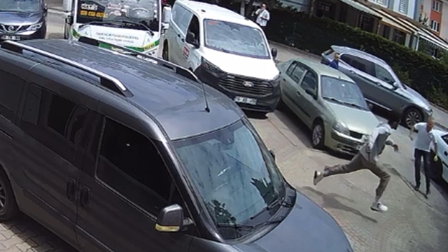 'Camide minibüsünü yıkama' diye uyaran muhtara bıçaklı saldırıya kınama