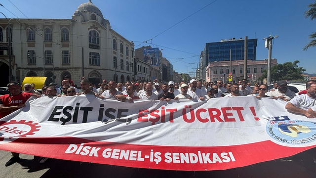 İzmir'de işçiler grevin 5'inci gününde