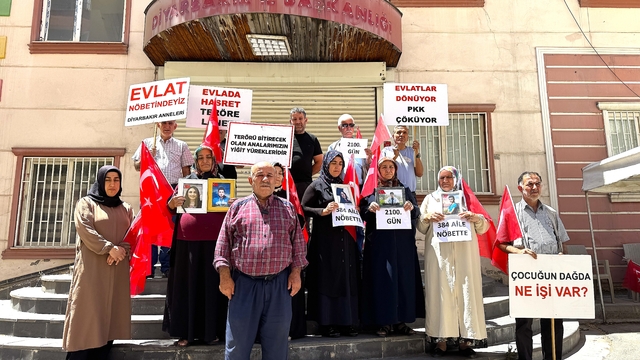 Diyarbakır annelerinin oturma eylemine bir aile daha katıldı