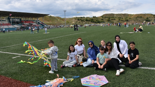 Boyabat'ta uçurtma şenliği düzenlendi