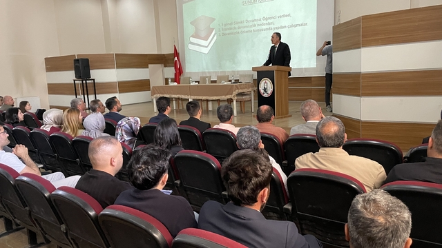 Malazgirt'te "2024-2025 eğitim-öğretim yılı değerlendirme toplantısı" yapıldı