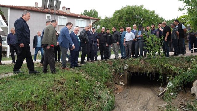 Yozgat Valisi Özkan doludan etkilenen köylerde incelemede bulundu