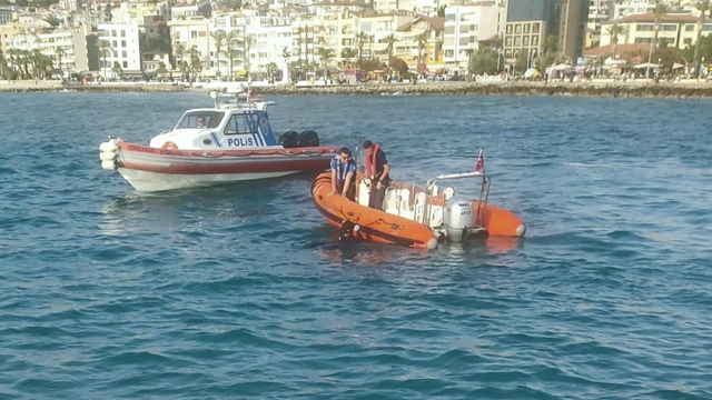 Kuşadası'nda, denizde erkek cesedi bulundu
