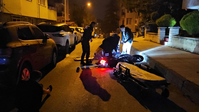 Çorum'da otomobil ile çarpışan motosikletteki 2 kişi yaralandı