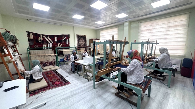 Norduz koyunu yününden üretilen kumaşlar, giysi ve aksesuara dönüştürülecek