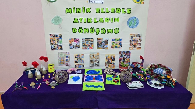 Bursa'da özel öğrencilerin görev aldığı "Minik Ellerle Atıkların Dönüşümü" projesi tamamlandı