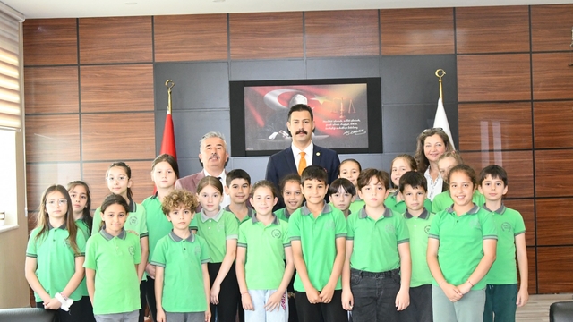 İlkokul öğrencileri Çorlu Adliyesi'ni ziyaret etti