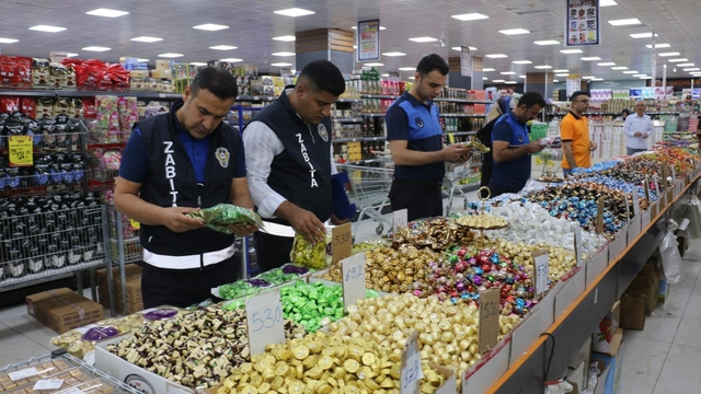 Batman'da zabıta ekipleri bayram öncesi gıda denetimi yaptı