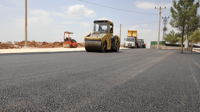 Mardin'de asfalt ve yol yenileme çalışmaları sürüyor