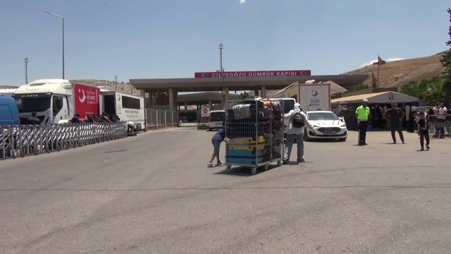 Cilvegözü'nde Suriyelilerin Kurban Bayramı yoğunluğu